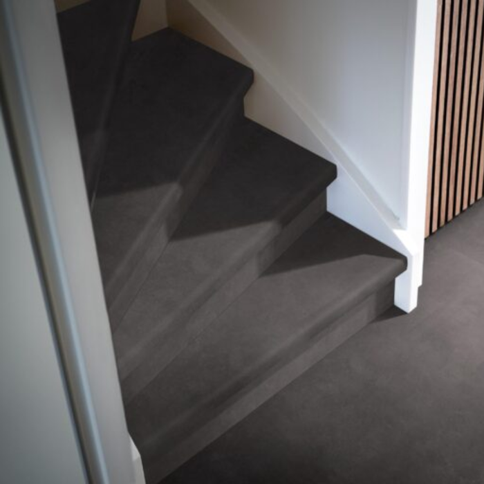 Traprenovatie met PVC overzettreden inclusief leggen