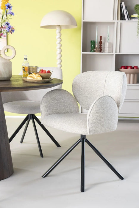 Eetkamerstoel_Rosalin_Beige_Moon_96119_1200x1200_5-4-2025_Eleonora_ByBoo_Sevn_Dutch_Interior_Seinen_Wonen_Meubelen_2