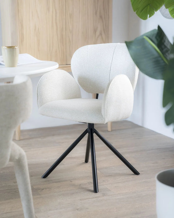Eetkamerstoel_Rosalin_Beige_Moon_96119_1200x1200_5-4-2025_Eleonora_ByBoo_Sevn_Dutch_Interior_Seinen_Wonen_Meubelen_5