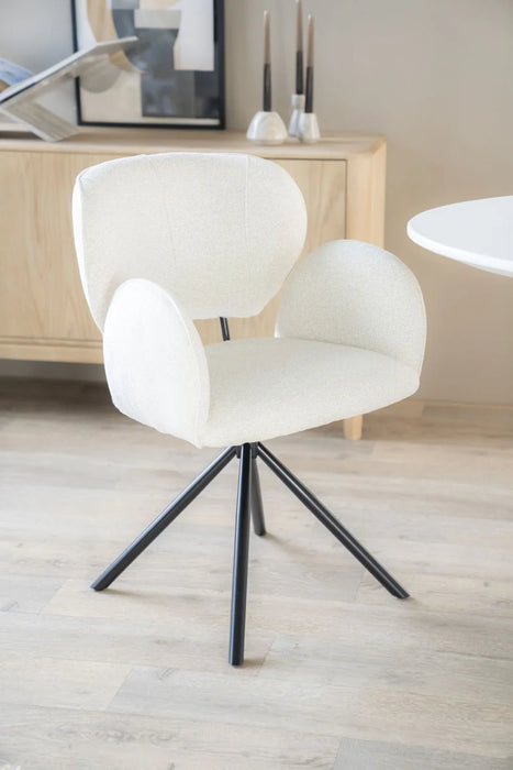 Eetkamerstoel_Rosalin_Beige_Moon_96119_1200x1200_5-4-2025_Eleonora_ByBoo_Sevn_Dutch_Interior_Seinen_Wonen_Meubelen_6