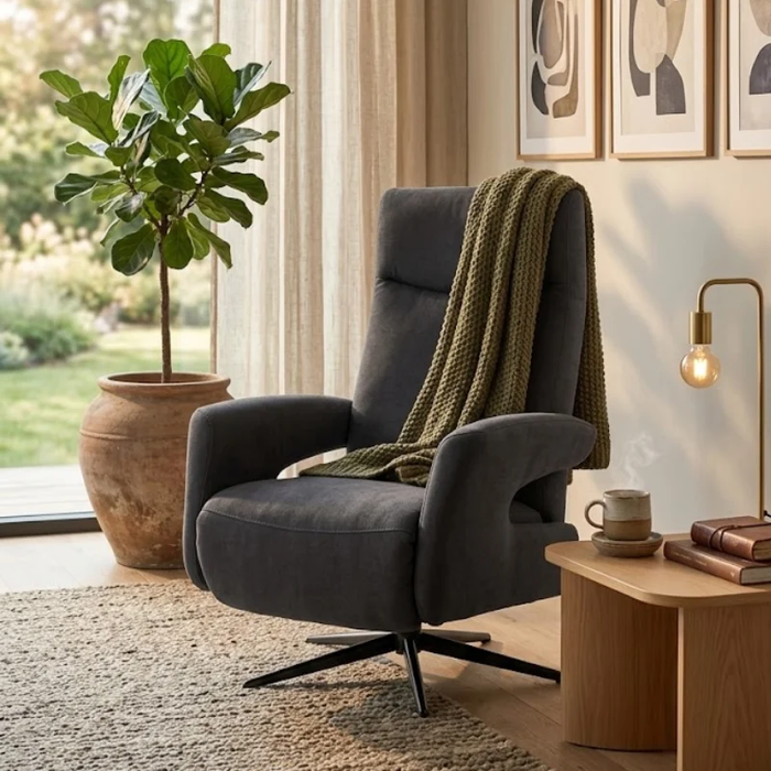 Relaxfauteuil Puk met verstelbare rug en voetenklep in interieur