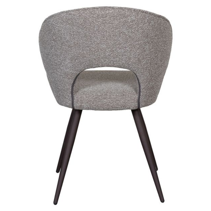 Rug eetkamerstoel Sakura van LABEL51 in Mushroom Royal Boucle met brons metalen onderstel bij Seinen Nieuwleusen