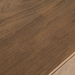 Detailfoto geborstelde afwerking mangohout TV meubel Edward